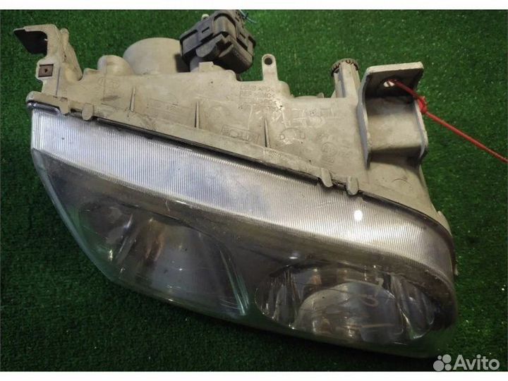 Фара правая Hyundai Trajet 2002