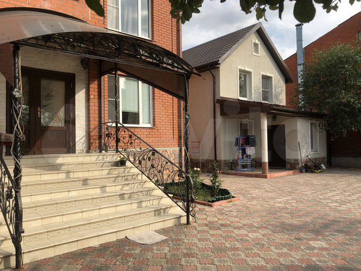 Дом 380 м² на участке 9 сот.