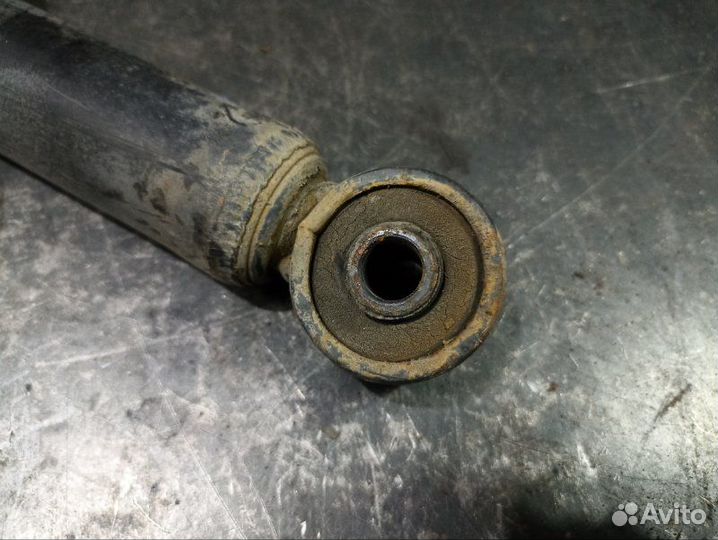 Амортизатор задний Suzuki Grand Vitara 3 TD