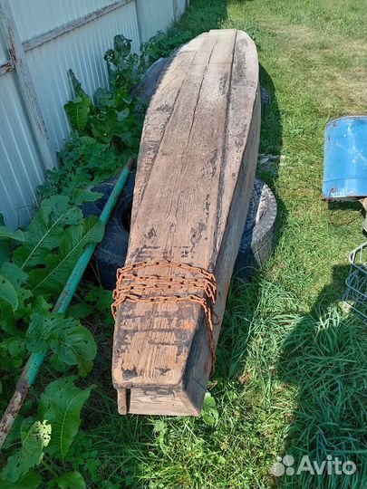 Лодка деревянная