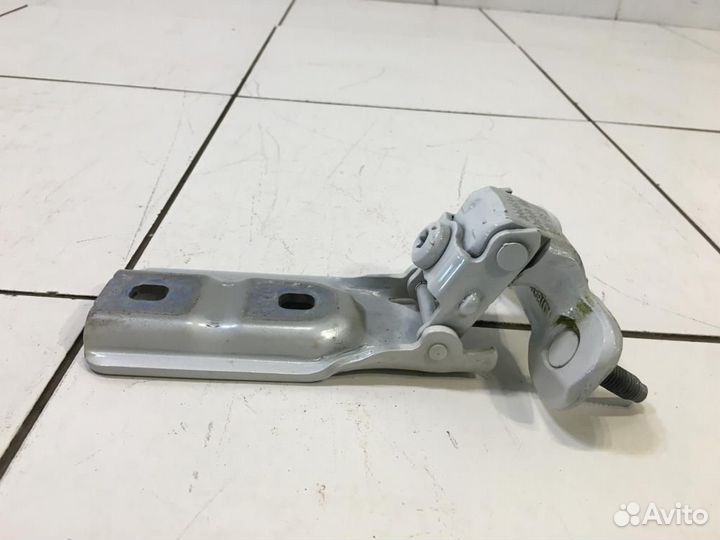 Петля крышки багажника BMW X1 F48