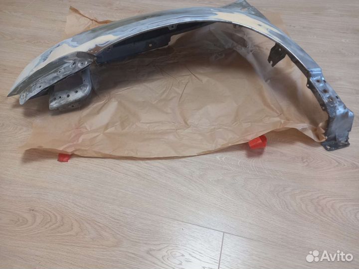 Крыло переднее левое б/у Renault Duster