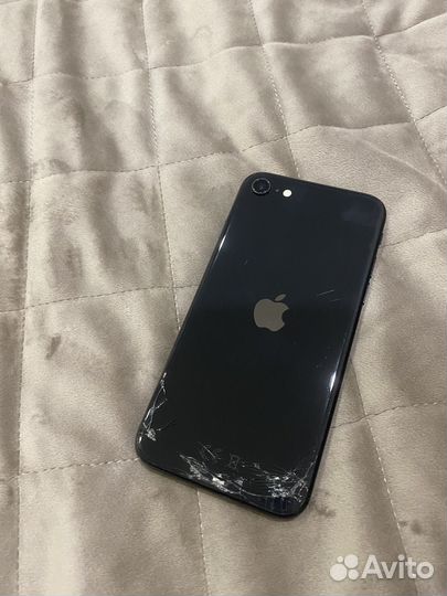 iPhone SE, 64 ГБ