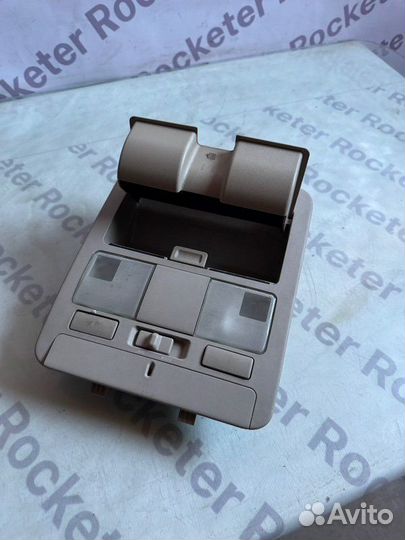 Плафон освещения передний Nissan Fuga 2006