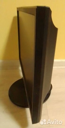 Широкоформатный ж/к монитор