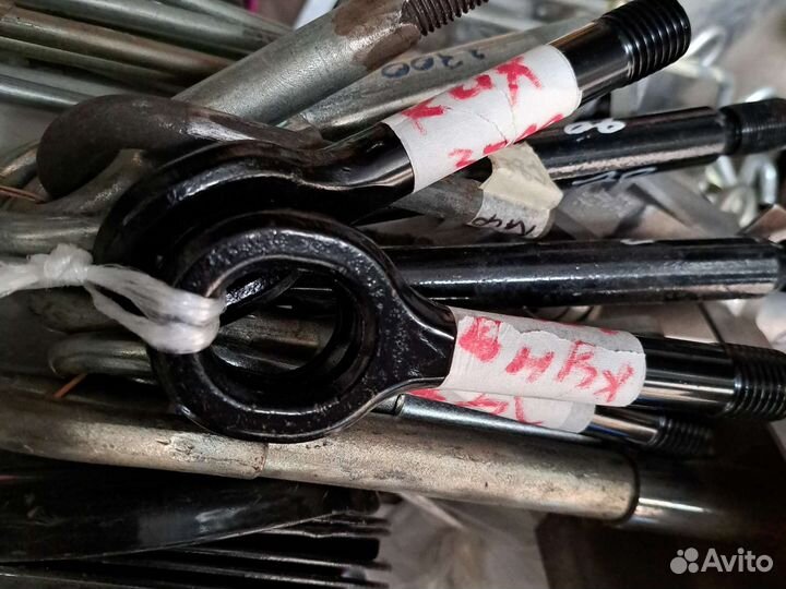 Болты буксировочный