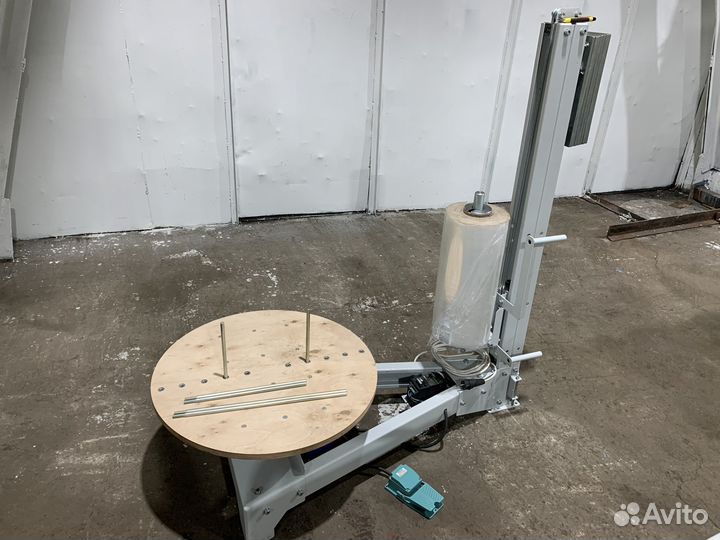 Обмотчик коробок в 16 кг стрейч плёнку Komfort 