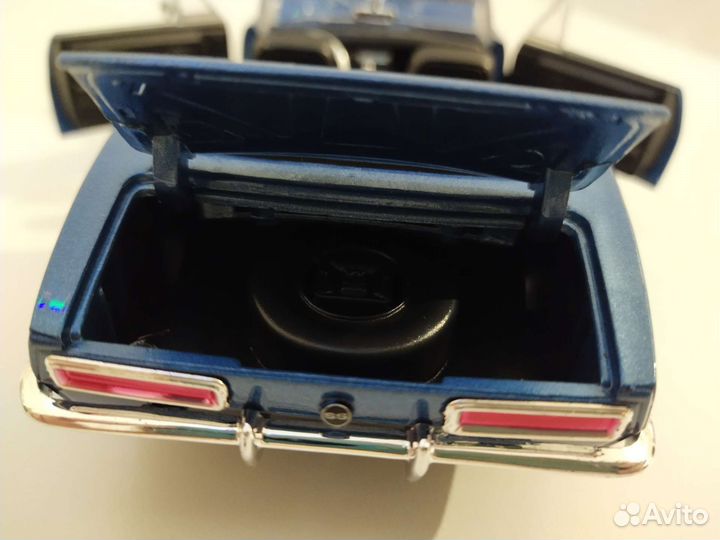 Модель 1:24, 1967 Chevy Camaro SS