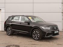 Volkswagen Tiguan L 2.0 AMT, 2023, 15 км, с пробегом, цена 4 849 000 руб.