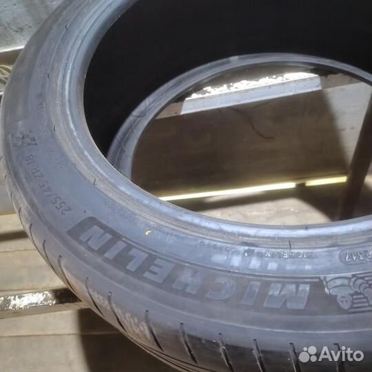 Michelin Pilot Sport 4 255/45 R18