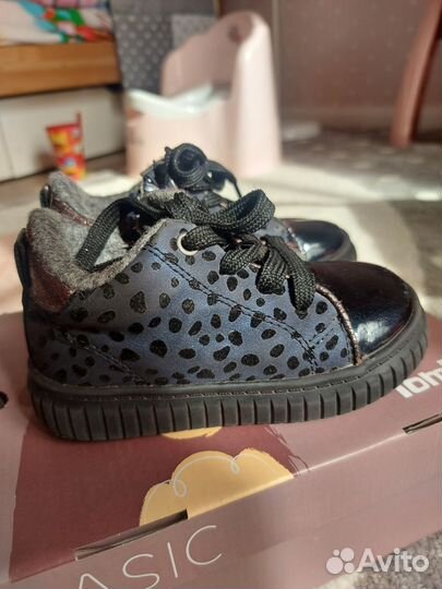 Ботинки для девочки 23