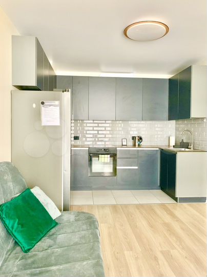 2-к. квартира, 65 м², 6/33 эт.