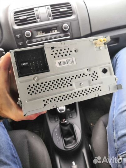 Продам магнитола для skoda fabia2, оригинал delphi