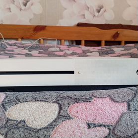 Продаю xbox one s