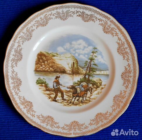 Тарелки Gainsborough. Англия. Костяной фарфор
