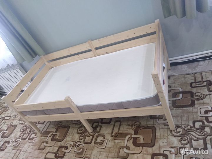 Детская кровать от 3 лет с матрасом бу