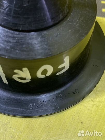 Крепление запасного колеса Ford Fusion