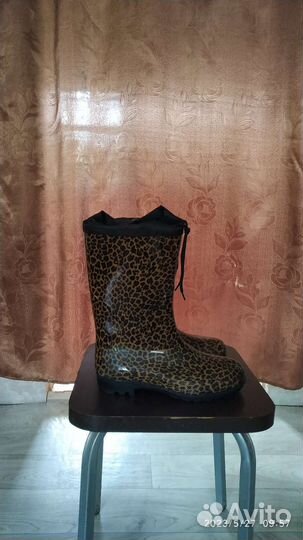 Резиновые сапоги