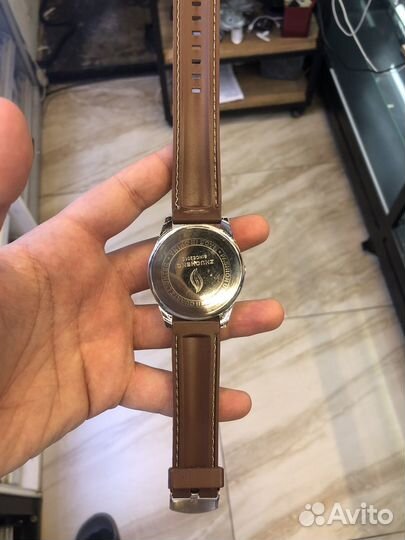 Наручные часы и Зажигалка