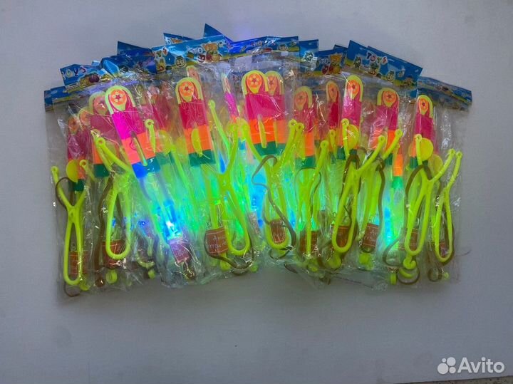 Светящиеся вертолётики с рогаткой оптом 270