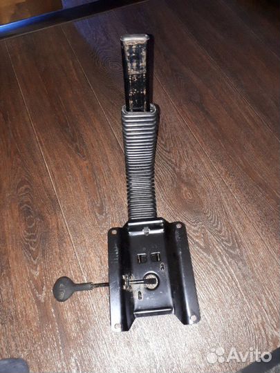 Механизм регулировки высоты офисного кресла в сбор