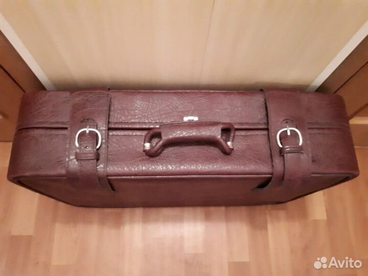 Новые Чемоданы кожаные 2-х колёсные