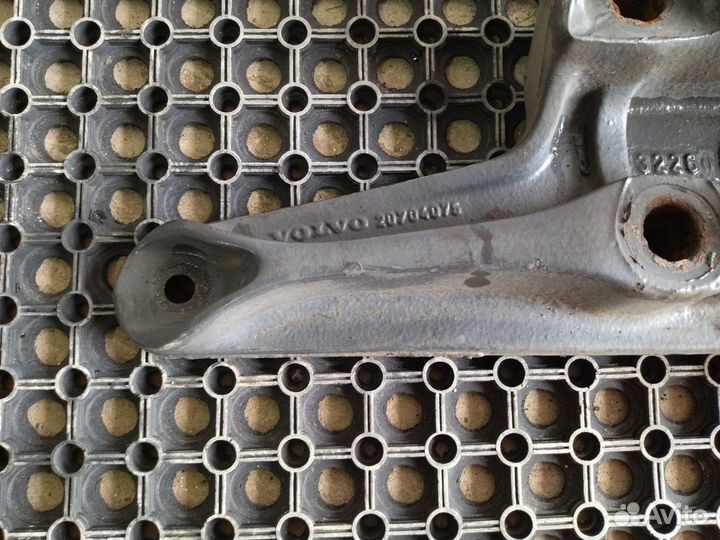 Кронштейн пневморессоры левый Volvo FH, Volvo FM