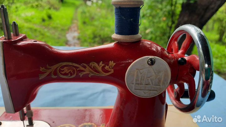 Детская швейная машинка СССР