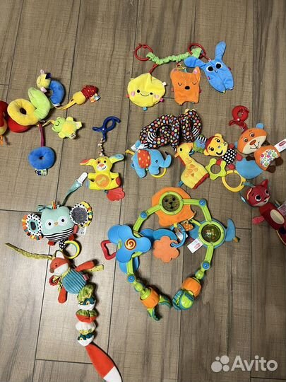Игрушки пакетом ддя малышей