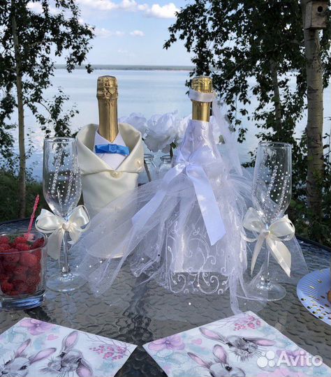 Свадебные украшения на бутылки шампанского