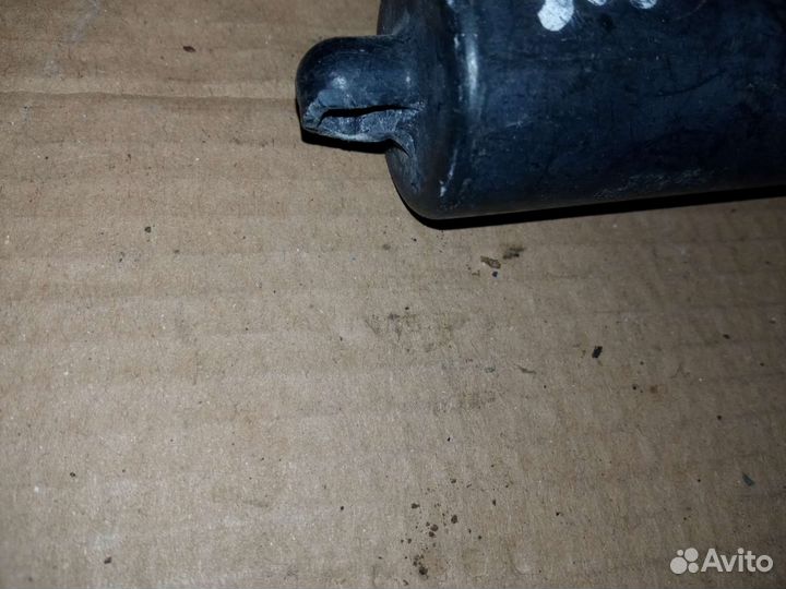 Toyota Avensis форсунка омывателя фар