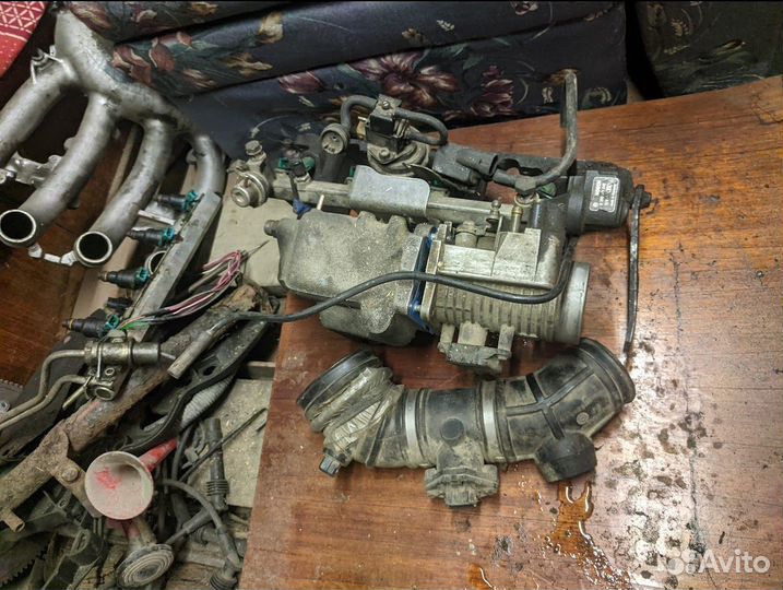 Топливная рампа с форсунками Opel Omega B x20se