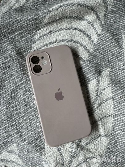 Чехол защитный для iPhone 12