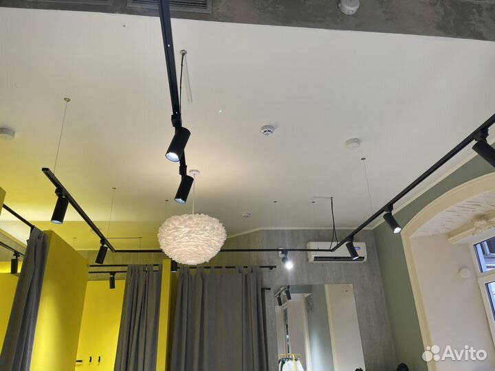 Трековые светильники на шинопроводе