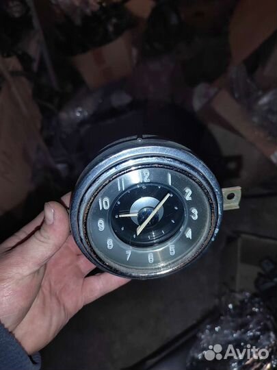 Часы салона Газ 21