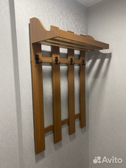 Вешалка в прихожую