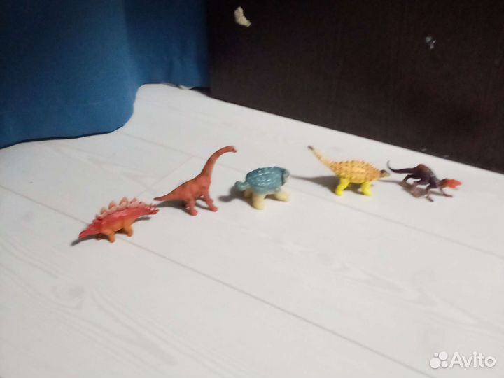 Динозавры игрушки