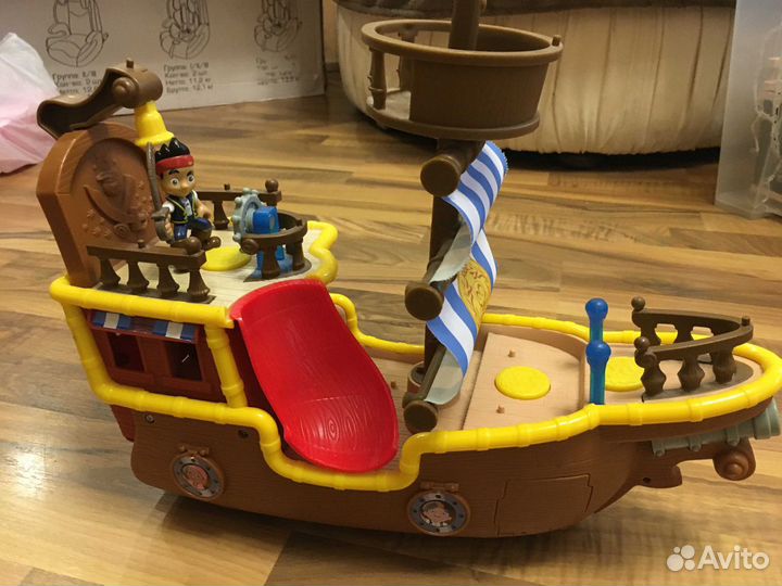Игрушка Корабль Джейка