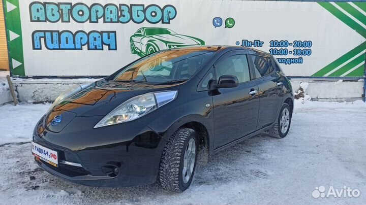 Фонарь задний левый Nissan Leaf 265593NA2B. Дефект