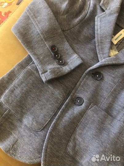 Пиджак новый Accola 104р