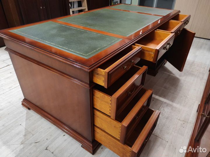 Кабинет руководителя (4 предмета) шпон/кожа б/у