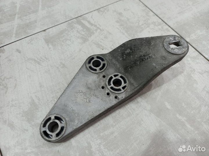 Кронштейн Audi S6 C5 2002