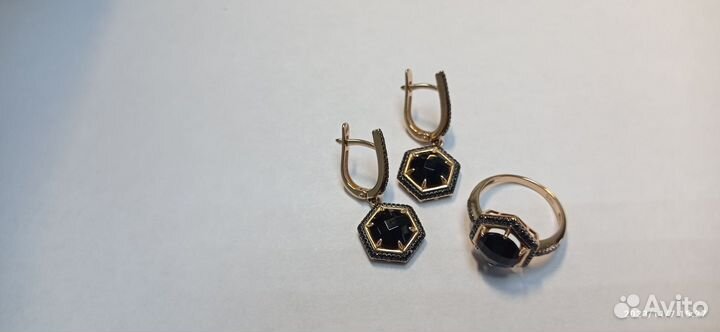 Золотые серьги