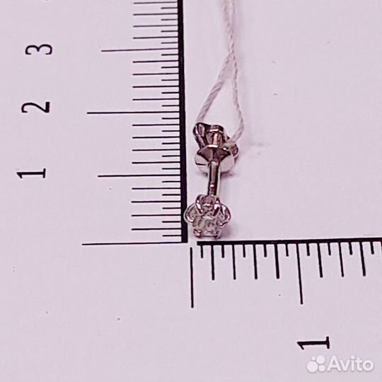 Золотые серьги с камнем