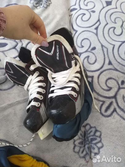 Хоккейные коньки bauer X200 31 размер