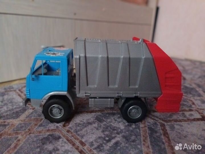 Игрушка машина мусоровоз