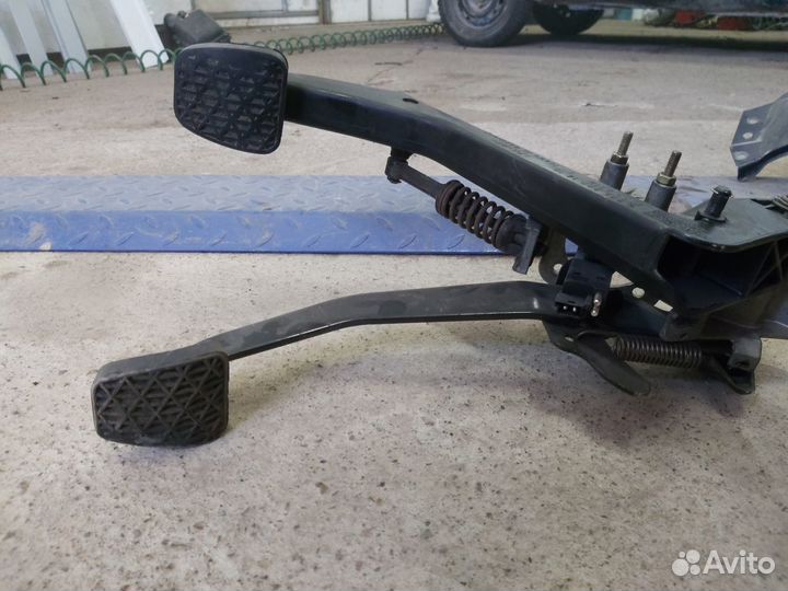 Узел педальный Mercedes-Benz E-Class W210