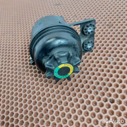 Бачок гур BMW e90 e39 e60 e84