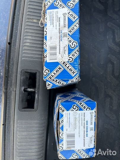 Комлект тормозных колодок рено/лада