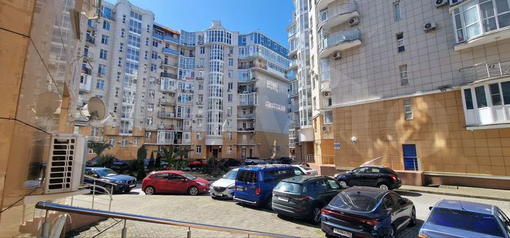 2-к. квартира, 80 м², 1/9 эт.